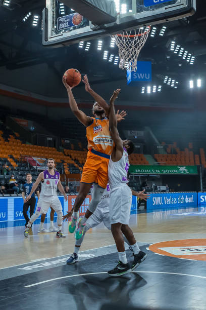 顿本赛季的 顿本赛季的